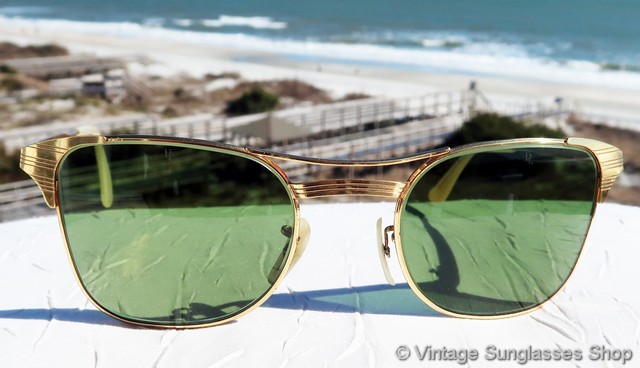 gold rimmed ray bans mw66 gold rimmed ray bans mw66 VS961: Vintage Ray-Ban 12k GF Signet sunglasses feature the top of the line B&L Ray-Ban 12k gold filled Signet frame and early Bausch & Lomb RB-3 lenses for