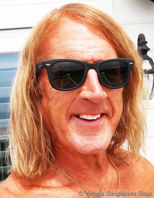 folding ray ban wayfarer