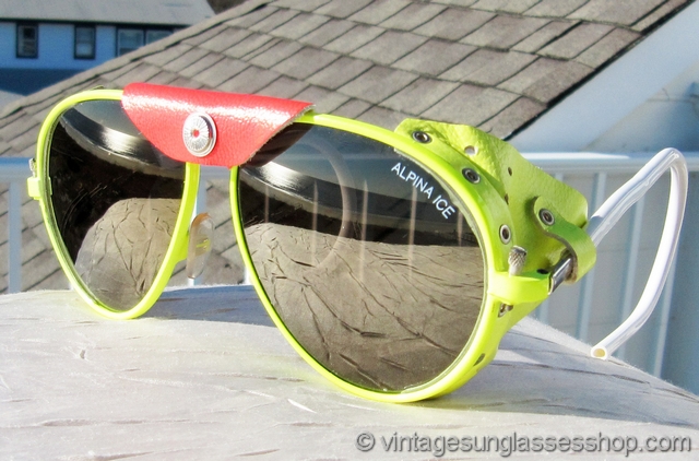 Vintage Sunglasses For Men and Women - Page 252 display picture 1
