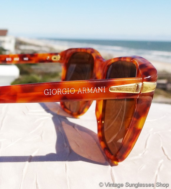 Giorgio Armani 810 052 Tortoise Shell Sunglasses display picture 3