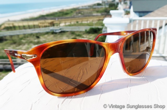 Giorgio Armani 810 062 Sunglasses display picture 3