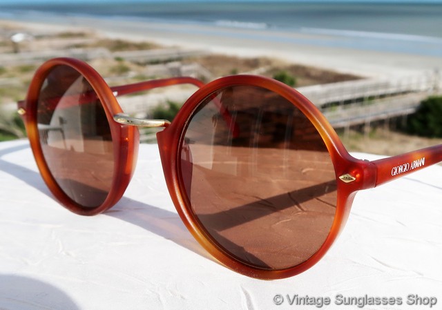Giorgio Armani 907 062 Tortoise Shell Sunglasses display picture 1