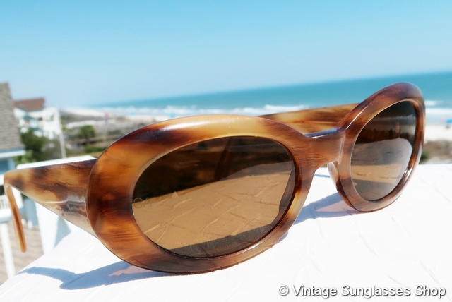 Giorgio Armani Tortoiseshell Sunglasses Giorgio Armani 1990s Tortoise Shell Sunglasses – Vintage by  main image 4