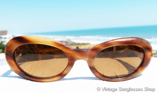 Giorgio Armani 943 188 Light Tortoise Shell Sunglasses display picture 3