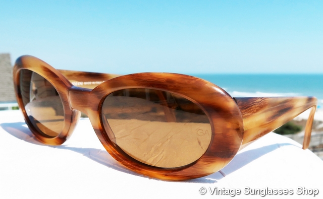 Giorgio Armani 943 188 Light Tortoise Shell Sunglasses display picture 2