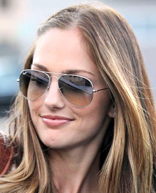 Celebrities with ray bans best sale