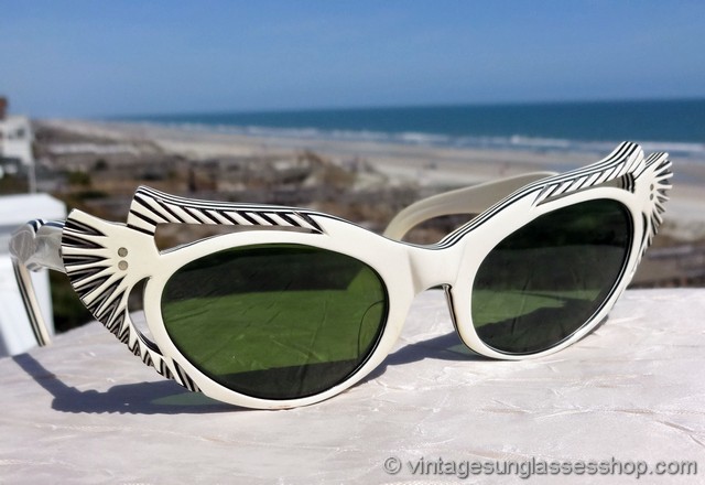 French Black and White Cat Eye Sunglasses display picture 2