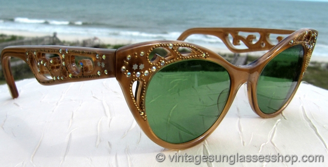French Rhinestone Cat Eye Sunglasses display picture 2