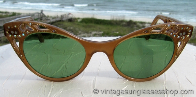 French Rhinestone Cat Eye Sunglasses display picture 3