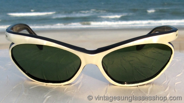 Vintage 1950s French Pearl and Black Cat Eye Sunglasses display picture 2