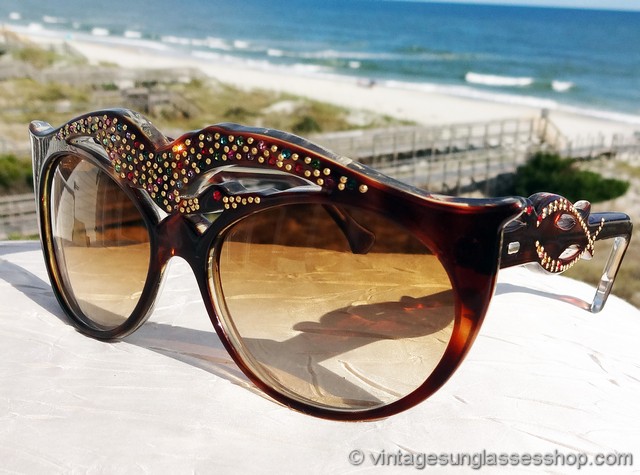 Vintage French Cat Eye Rhinestone Bird Sunglasses display picture 3