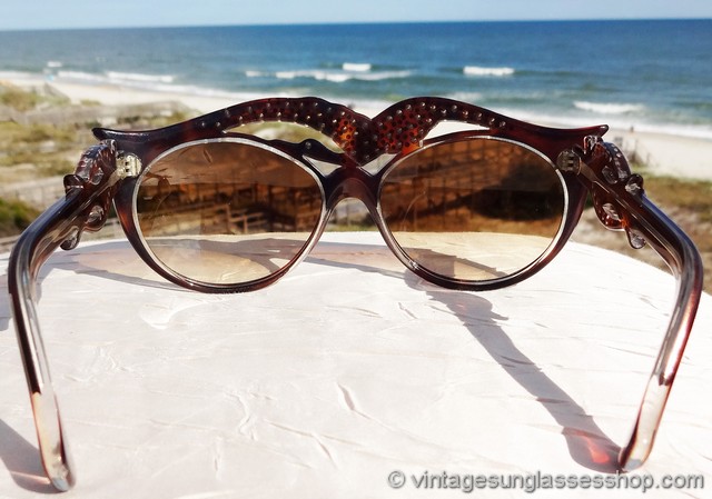 Vintage French Cat Eye Rhinestone Bird Sunglasses display picture 1