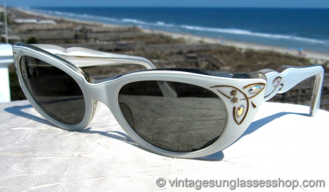 French Enamel and Rhinestones Cat Eye Sunglasses display picture 1