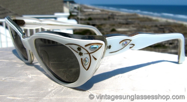 French Enamel and Rhinestones Cat Eye Sunglasses display picture 1