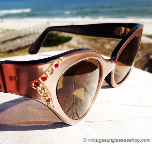 Vintage French Cat Eye Taupe Rhinestone Sunglasses display picture 3