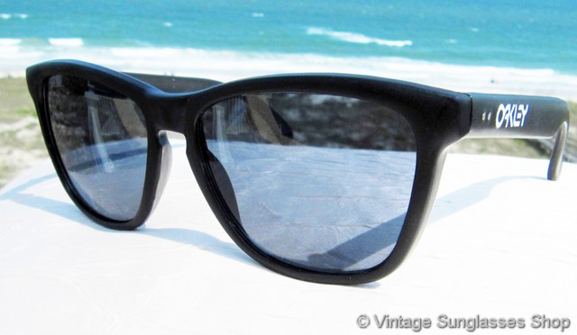 oakley matte black frogskins