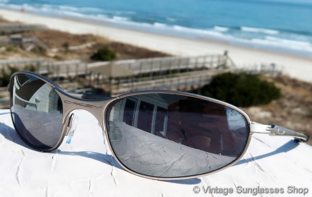 wire frame oakley sunglasses