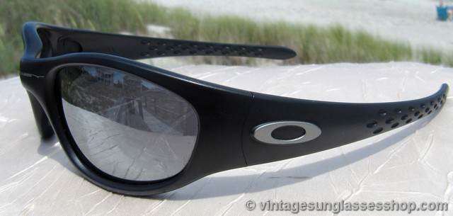 mirrored sunglasses oakley