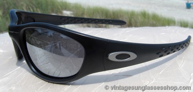 Vintage Oakley Sunglasses For Men and Women