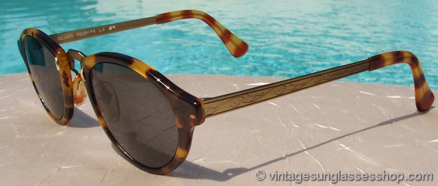 Vintage Oliver Peoples Sunglasses display picture 3