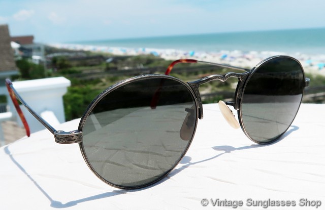 Oliver Peoples Gunmetal Frame Sunglasses with Dark Lenses Oliver Peoples Rynn with Matte Black frame and Grey Goldtone  main image 4