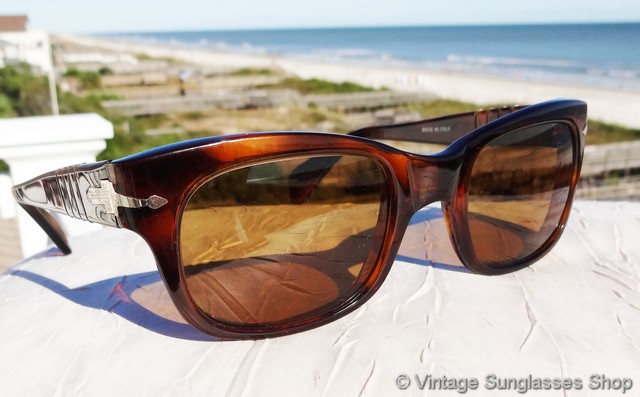Vintage Sunglasses For Men and Women - Page 337