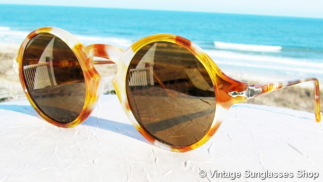Persol Ratti 653 Round Tortoise Shell Sunglasses display picture 1