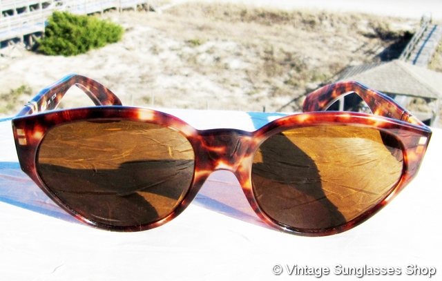 Persol 825 Sunglasses display picture 2