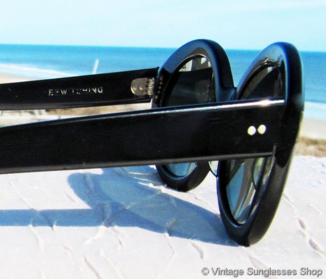 Ray-Ban W0956 Bewitching Black Ebony Sunglasses display picture 3