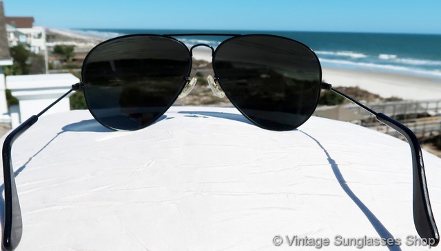 black mirrored aviators