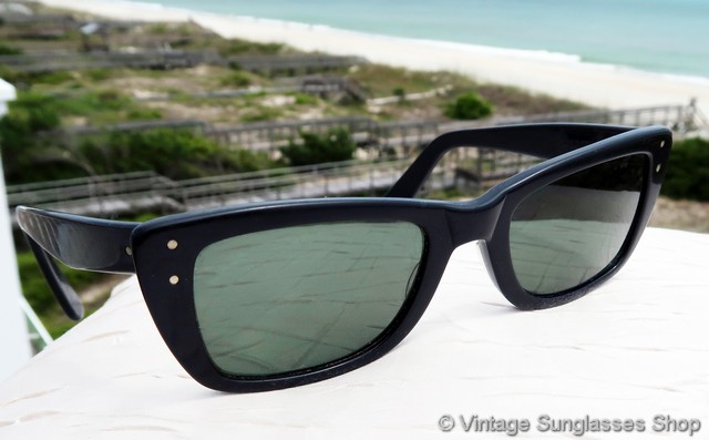 Ray-Ban Caribbean Black G-15 Sunglasses display picture 1