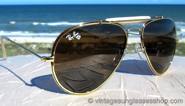 ray ban sunglasses with diamond logo