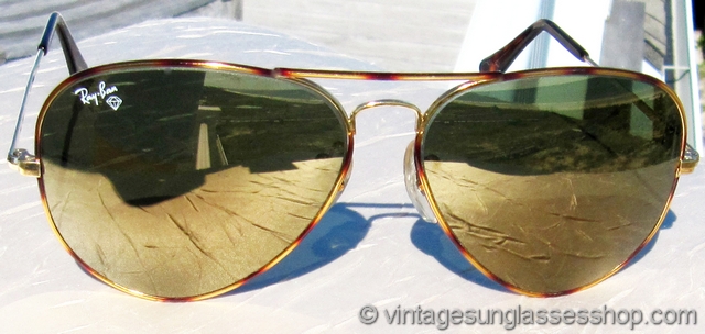 ray ban aviator with diamond logo