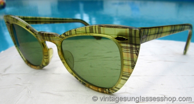 Ray-Ban Green Plaid Cat Eye Sunglasses display picture 1