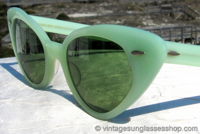 lime green wayfarer sunglasses