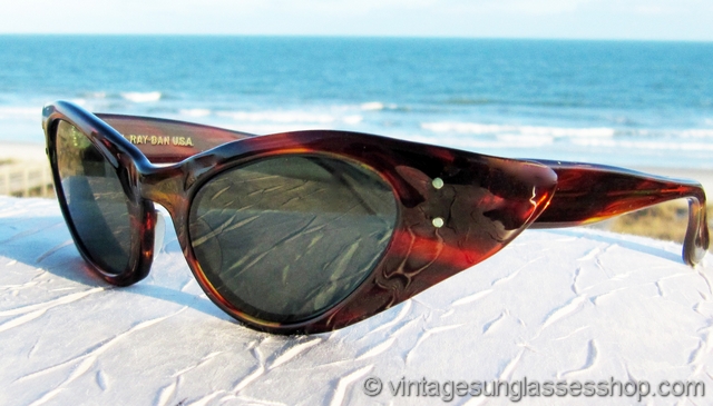 Ray-Ban Red Tortoiseshell Cat Eye Sunglasses Ray-Ban RB2230 Bernard Red, Tortoise frame with polarized  main image 3