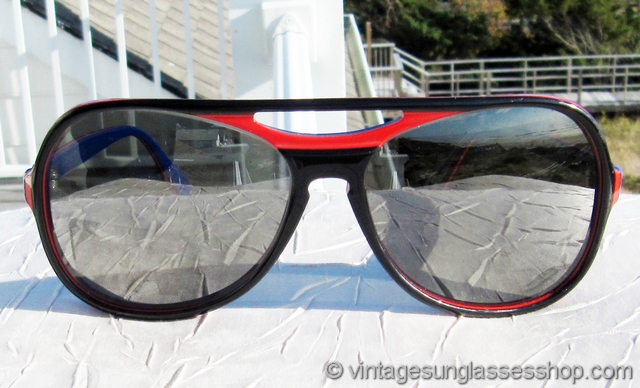 Ray Ban Powderhorn Black Red Vintage Sunglasses VINTAGE RAY BAN POWDERHORN RED BLACK MIRROR LENSES USA B&L  main image 4