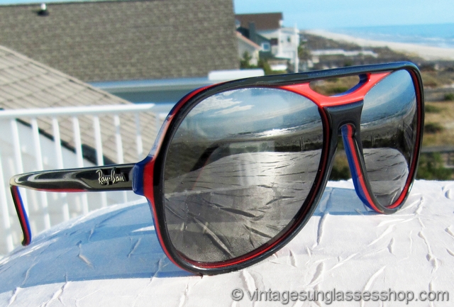 Ray Ban Powderhorn Black Red Vintage Sunglasses VINTAGE RAY BAN POWDERHORN RED BLACK MIRROR LENSES USA B&L  main image 2