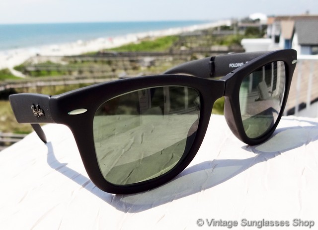 folding wayfarer