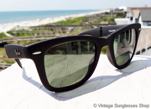 ray ban folding wayfarer by luxottica