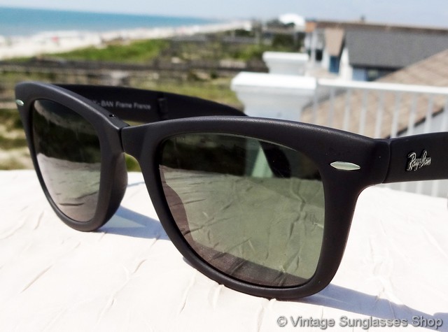 Ray-Ban W0670 Folding Wayfarer Sunglasses