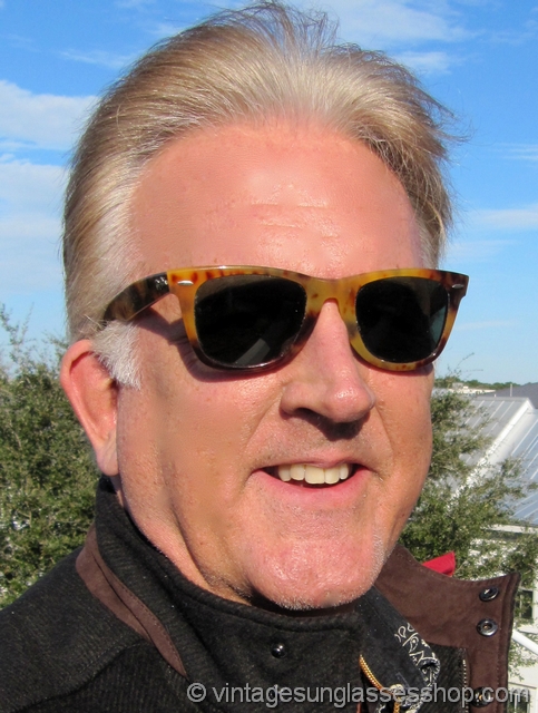 Ray-Ban W0889 Wayfarer Blond Tortoise Sunglasses display picture 2