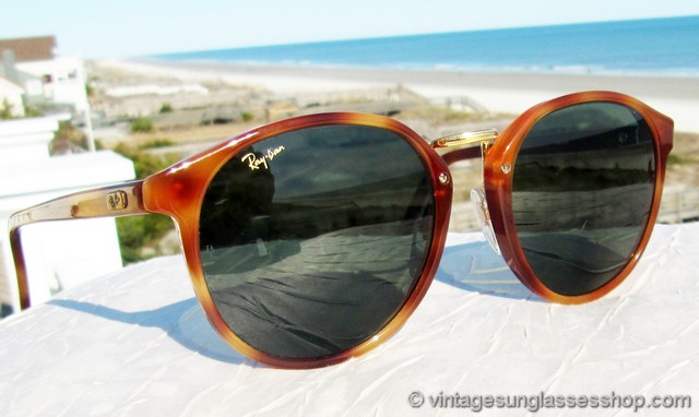 Vintage B&L Ray-Bans W1104 Tortoise Shell frame Vintage B&L Ray-Ban Wayfarer 2 Sunglasses Tortoise Frames  main image 4