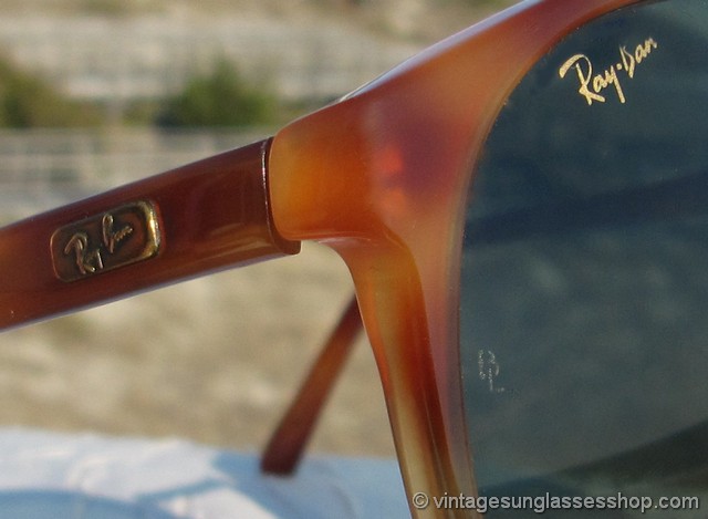 Ray-Ban W1104 Traditionals Sunglasses display picture 1