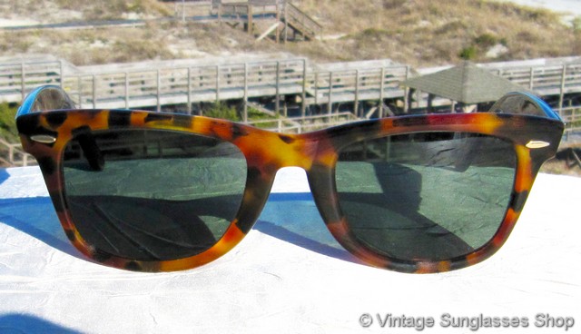 Ray-Ban W1212 Wayfarer Limited Edition Sunglasses display picture 2