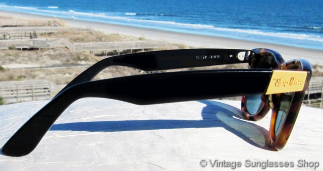 ray ban wayfarer black and gold