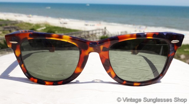Ray-Ban W1442 Wayfarer Limited Edition Sunglasses display picture 1