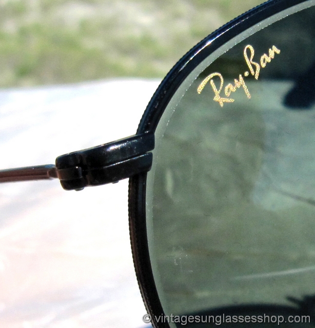 Ray-Ban W1574 Small Round Metal Black Chrome Sunglasses display picture 1