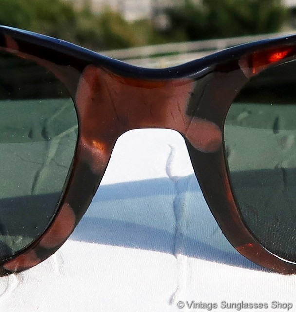 Ray-Ban W1925 Moonstone Sunglasses display picture 3