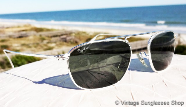 Ray-Ban W2002 Vintage Square Sunglasses display picture 3